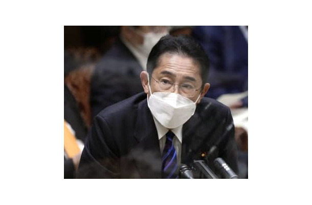 参院予算委で答弁する岸田首相＝1日午後
