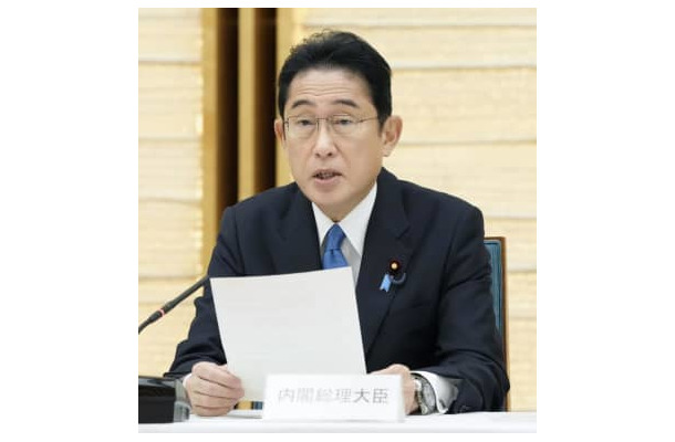 物価・賃金・生活総合対策本部の会合であいさつする岸田首相＝6日午前、首相官邸