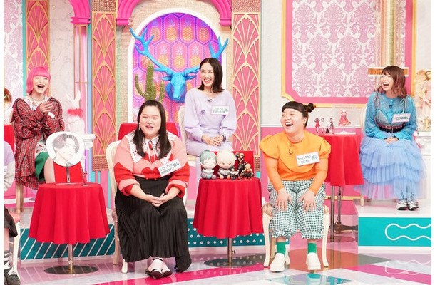 （左から）アンジェリーナ1／3、田辺智加、犬山紙子、オカリナ、でか美ちゃん （C）日本テレビ