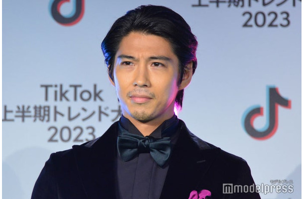「TikTok上半期トレンド大賞2023」特別賞を受賞した賀来賢人（C）モデルプレス