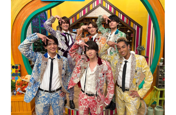 Aぇ! group（前列左から）正門良規、末澤誠也、草間リチャード敬太（後列左から）小島健、福本大晴、佐野晶哉（C）TBS