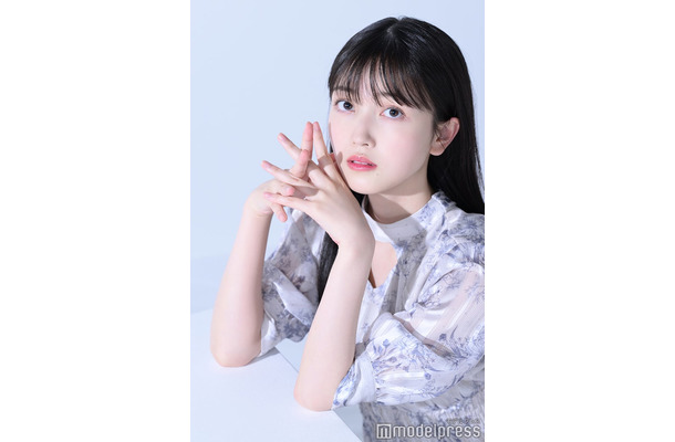 モデルプレスのインタビューに応じた久保史緒里（C）モデルプレス
