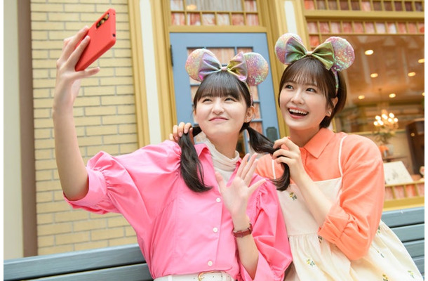 （左から）遠藤さくら、清宮レイ／新TVCM「いっしょに、夢をつなげよう！」篇より（C）Disney