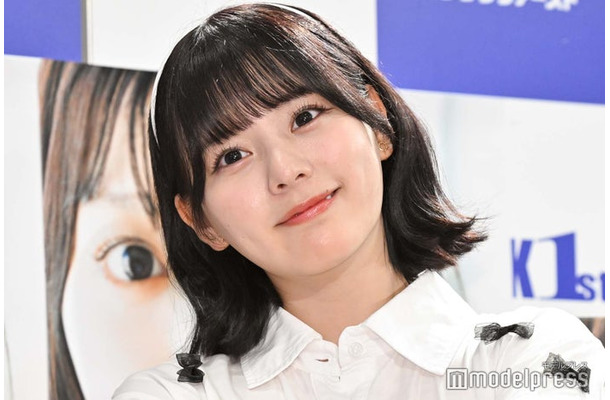 1st写真集「なぎさ」刊行記念イベント囲み取材に応じた齊藤なぎさ（C）モデルプレス