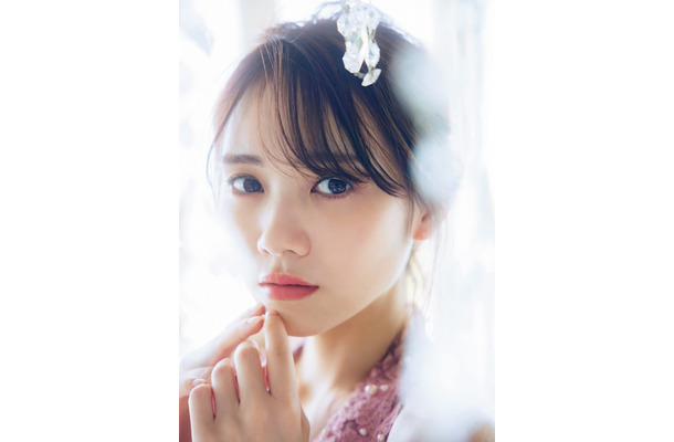 田村真佑1st写真集「恋に落ちた瞬間」新たに公開されたカット（撮影：藤原宏）