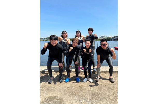 （後列左から）中岡創一、ガンバレルーヤ（よしこ、まひる）／（前列左から）藤井貴彦アナウンサー、高橋恭平、村山輝星、宮川大輔（C）日本テレビ