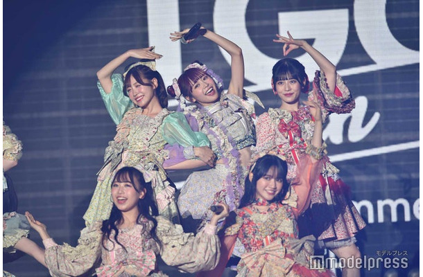 FRUITS ZIPPER（C）モデルプレス