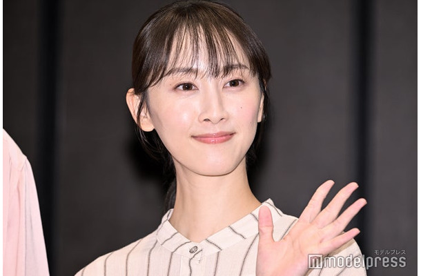 『やわ男とカタ子』記者会見に出席した松井玲奈（C）モデルプレス