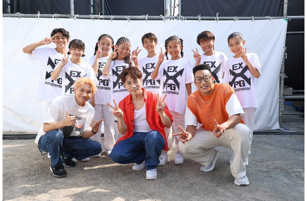 （前列左から）小森隼、EXILE TETSUYA、関口メンディー（C）EXILE TETSUYA presents オリジナルダンスワークショップショー「EXILE TETSUYA with EXPG」