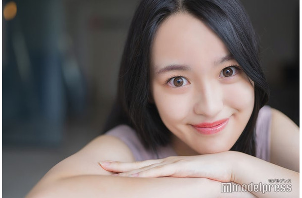 モデルプレスのインタビューに応じた半田遥さん（C）モデルプレス