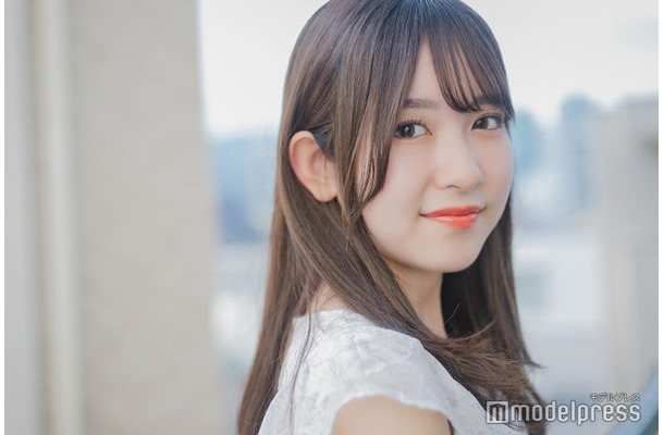 モデルプレスのインタビューに応じた加藤怜さん（C）モデルプレス