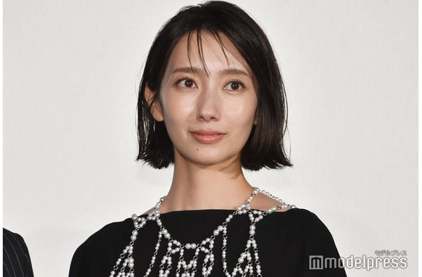 アナログな習慣を語った波瑠（C）モデルプレス