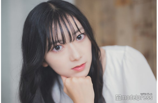 モデルプレスのインタビューに応じた榊原愛佳さん（C）モデルプレス