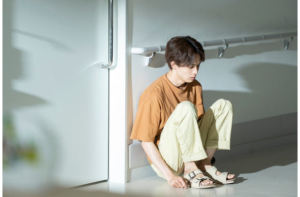 草川拓弥「みなと商事コインランドリー2」第10話より（C）缶爪さわ・椿ゆず／KADOKAWA／「みなと商事コインランドリー2」製作委員会