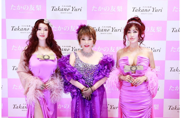 「叶姉妹スペシャルファンミーティング」に登場した（左から）叶美香、たかの友梨、叶恭子（提供写真）