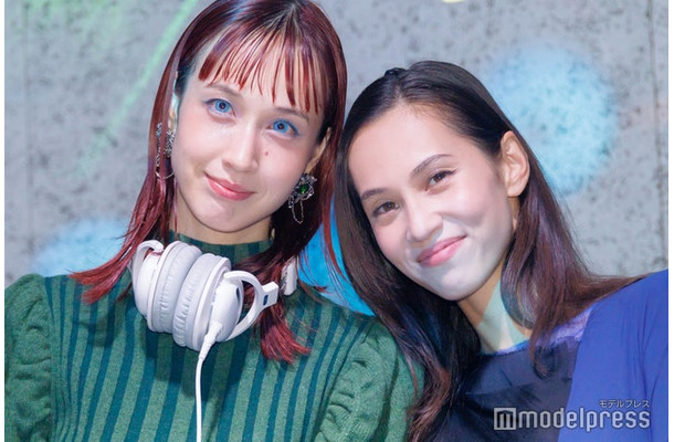 ローンチ記念イベントに出席した水原佑果、水原希子（C）モデルプレス