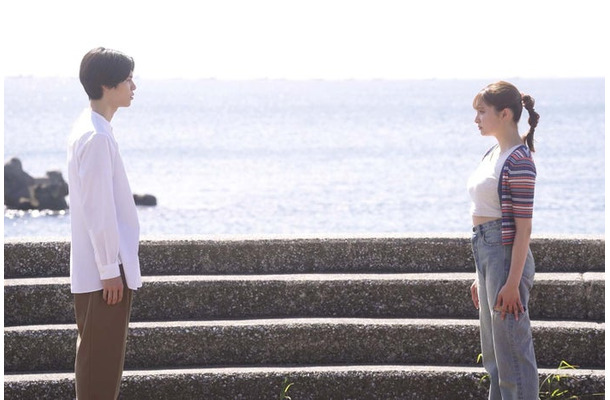 萩原利久、吉川愛「真夏のシンデレラ」第10話より（C）フジテレビ