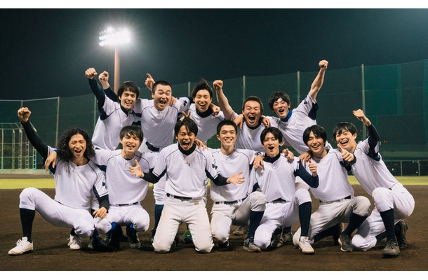 （前列左から）橘優輝、兵頭功海、菅生新樹、福松凜、伊藤あさひ、中沢元紀、財津優太郎／（後列左から）奥野壮、鈴木敦也、絃瀬聡一、生田俊平、小林虎之介（C）TBSスパークル／TBS
