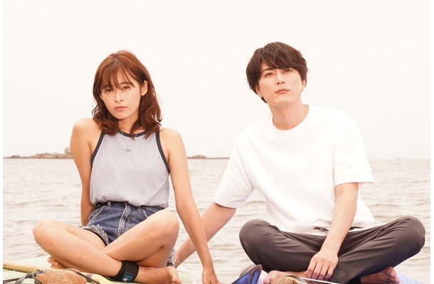 森七菜、間宮祥太朗「真夏のシンデレラ」より（C）フジテレビ