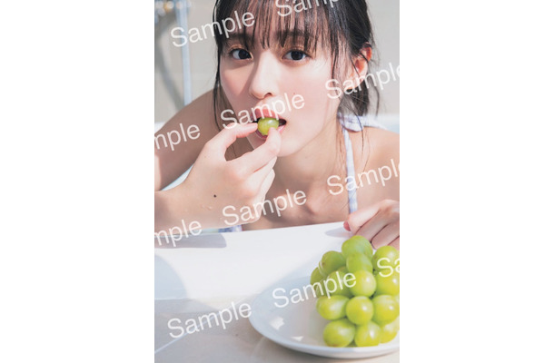 遠藤さくら 1st写真集「可憐」封入ポストカード／撮影：須江隆治（See）
