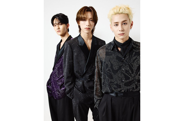 田島将吾、池崎理人、西洸人「エンポリオ アルマーニ24春夏ウィメンズコレクションショー」より（提供写真）