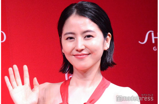 化粧品ブランドのイベントに登壇した長澤まさみ（C）モデルプレス