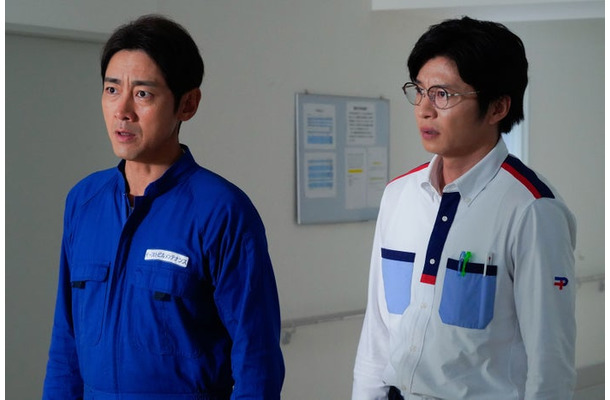 小泉孝太郎、田中圭「ブラックポストマン」最終話より（C）テレビ東京