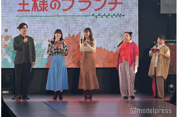 （左から）国山ハセンアナウンサー、冴木柚葉、長谷川美月、ニッチェ（C）モデルプレス