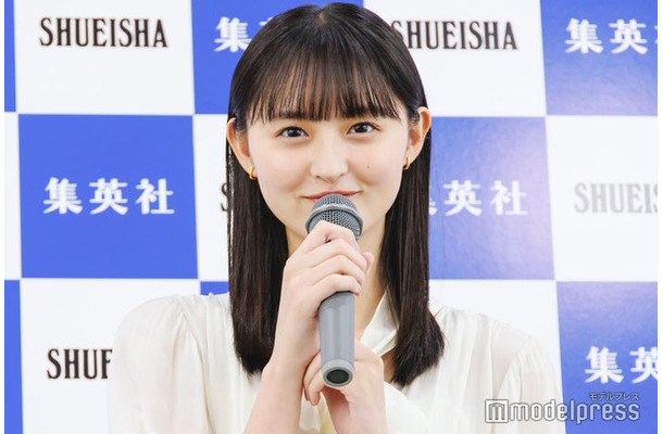 1st写真集「可憐」メディア向け発売記念会見に出席した遠藤さくら（C）モデルプレス