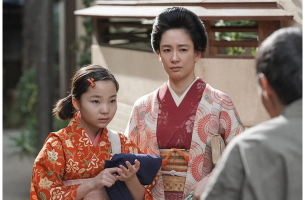 澤井梨丘、水川あさみ「ブギウギ」第4話（C）NHK
