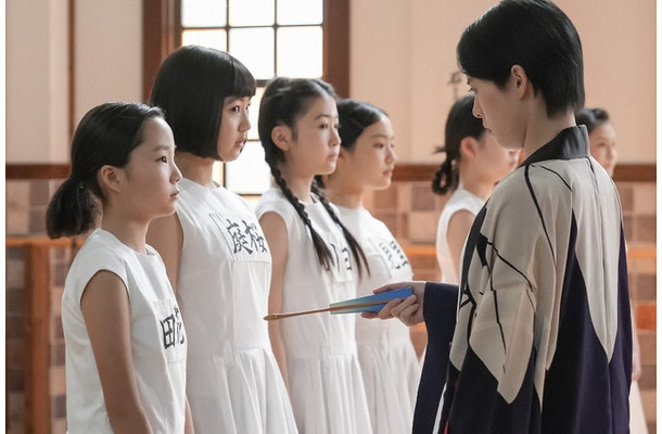 澤井梨丘、木村湖音、小南希良梨、翼和希「ブギウギ」第6話（C）NHK
