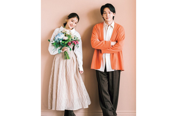 まい（chay）、中村倫也（画像提供：講談社）