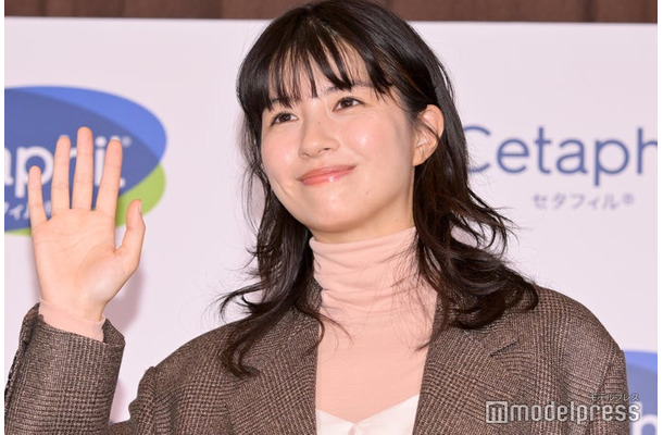 記者発表会に出席した佐久間由衣（C）モデルプレス