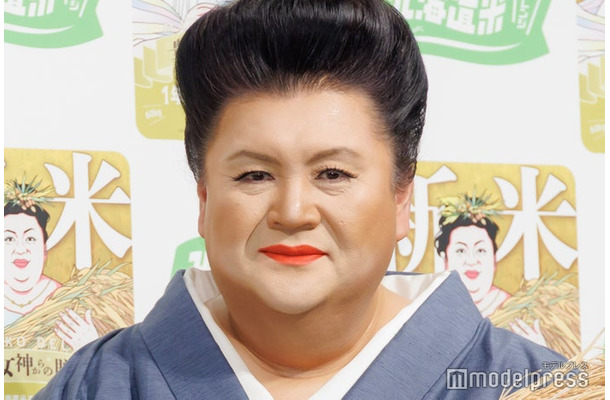 新米発表会に出席したマツコ・デラックス（C）モデルプレス