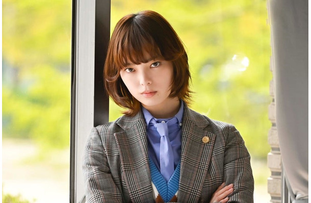 平手友梨奈「うちの弁護士は手がかかる」第2話より（C）フジテレビ