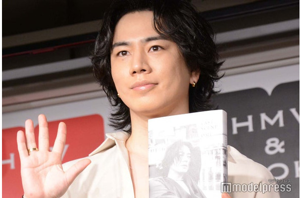 「LAST SCENE」刊行記念イベントに登壇したOMI（C）モデルプレス