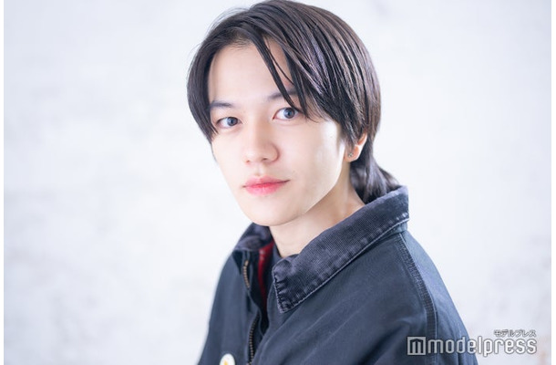 モデルプレスのインタビューに応じた菅原懐生さん（C）モデルプレス