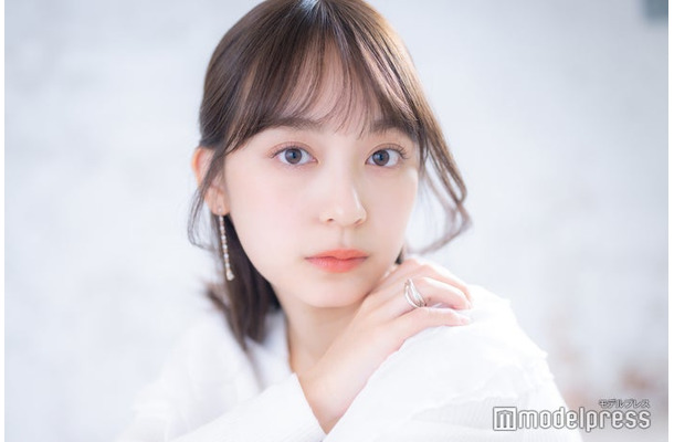 モデルプレスのインタビューに応じた山本莉子さん（C）モデルプレス