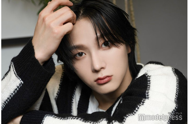 モデルプレスのインタビューに応じたSUNGHO／BOYNEXTDOOR（C）モデルプレス
