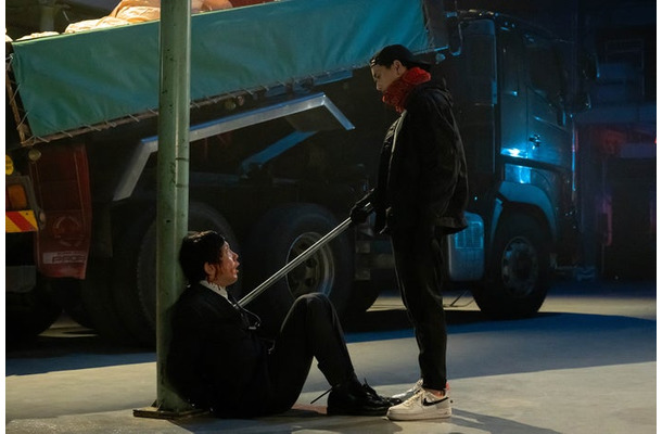 佐々木蔵之介、高橋恭平「マイホームヒーロー」第3話より（C）山川直輝・朝基まさし／講談社／ドラマ「マイホームヒーロー」製作委員会・MBS