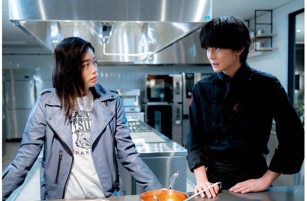 小芝風花、高橋文哉「フェルマーの料理」第4話より（C）TBS