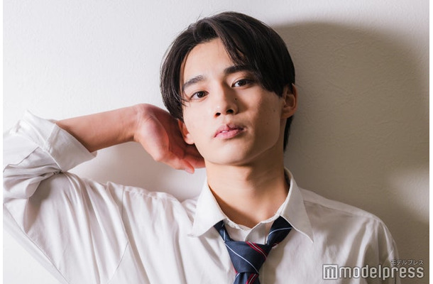 モデルプレスのインタビューに応じた伊藤航さん（C）モデルプレス