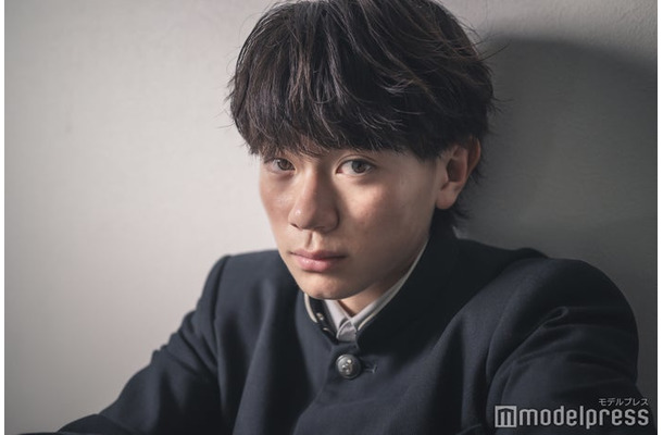 モデルプレスのインタビューに応じた内田金吾さん（C）モデルプレス