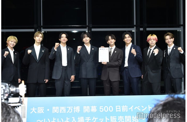 2025年日本国際博覧会（大阪・関西万博）開幕500日前イベント」に登壇したFANTASTICS（C）モデルプレス