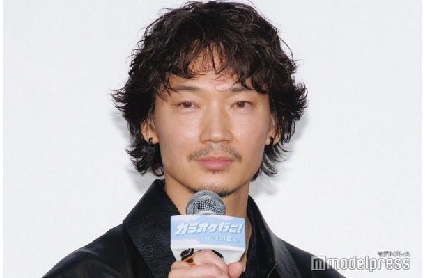 「カラオケ行こ！」完成披露試写会に出席した綾野剛（C）モデルプレス