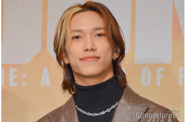 英語でもコミュニケーションをとっていた池崎理人（C）モデルプレス