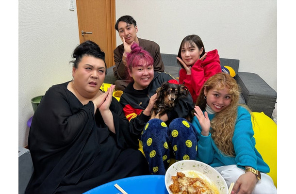 （左から時計回りに）マツコ・デラックス、あそぶ、古川優香、peco、ぺえ（C）日本テレビ