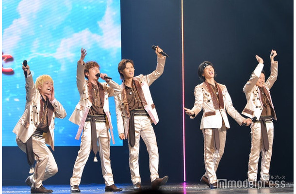 河合郁人「行ってきます！」A.B.C-Z「行ってらっしゃい！」／「ABC座星劇場2023 〜5 Stars Live Hours〜」千秋楽特別カーテンコールより（C）モデルプレス