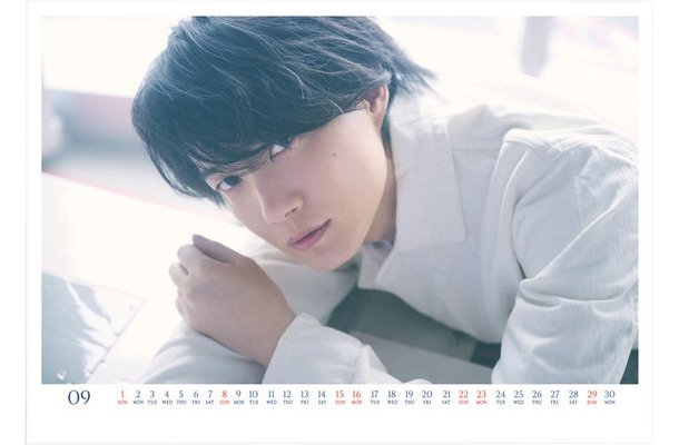 「神木隆之介　2024-2025選べるカレンダー」より（C）Co-LaVo