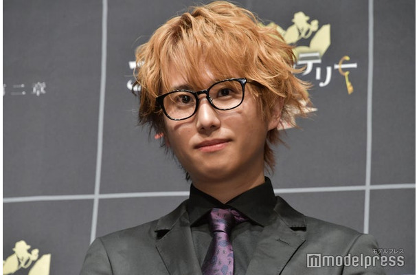 新事業発表イベントに出席した飯田祐基氏（C）モデルプレス